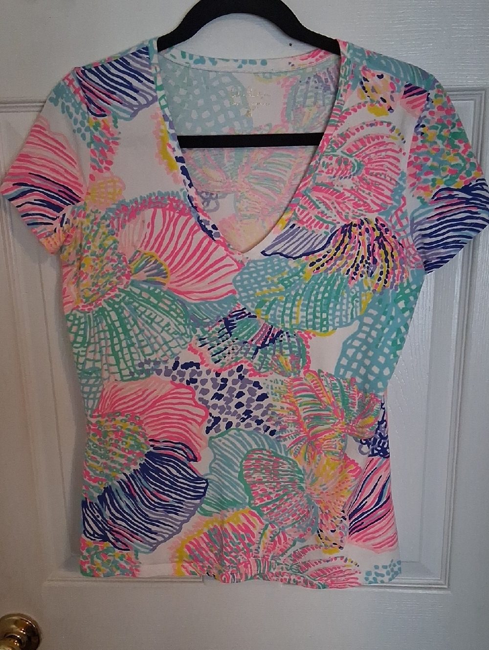 Women’s V-Neck Printed Short Sleeve Top in Multicolor